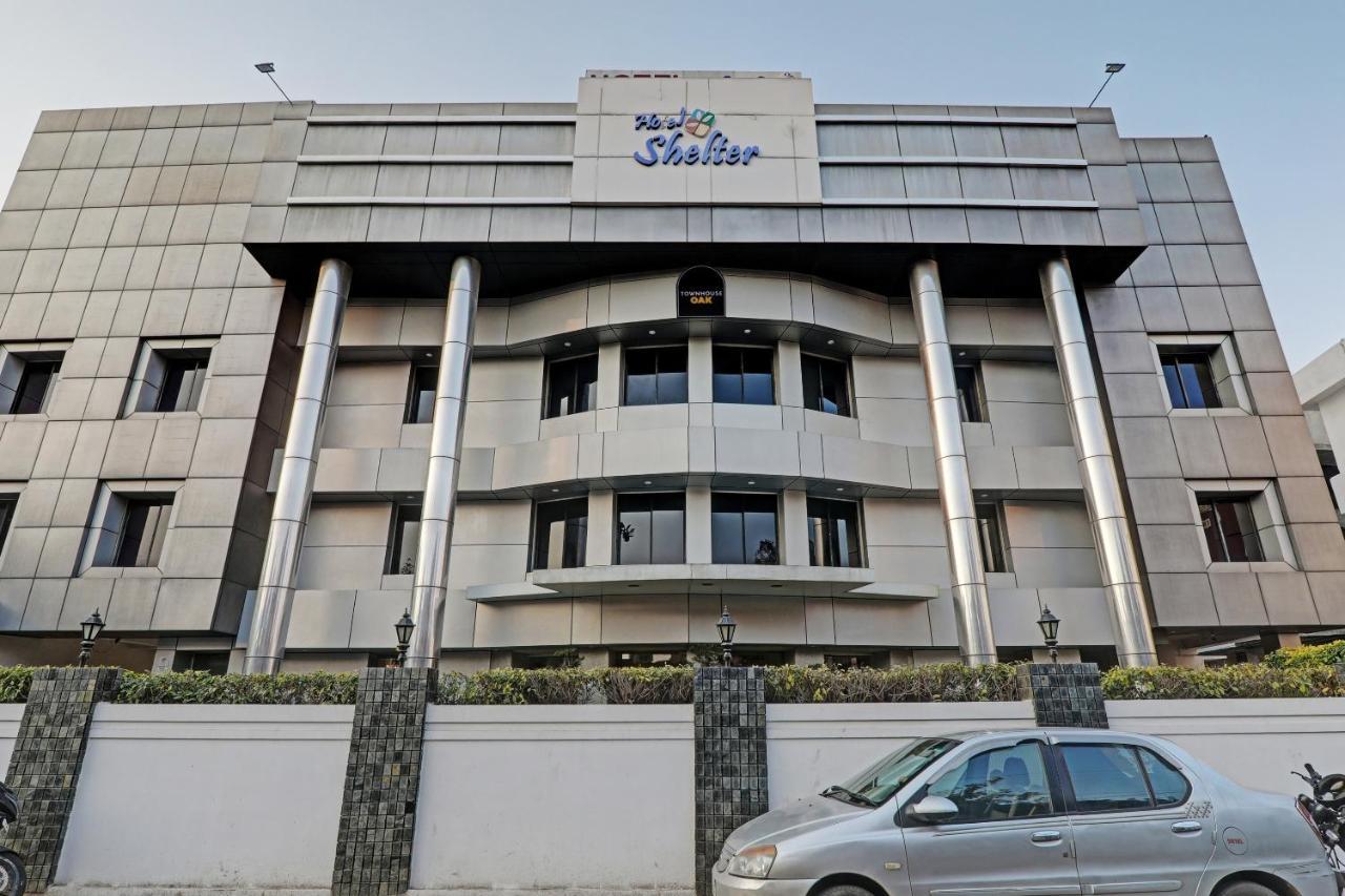 Townhouse Oak Hotel Shelter Lucknow Exterior photo