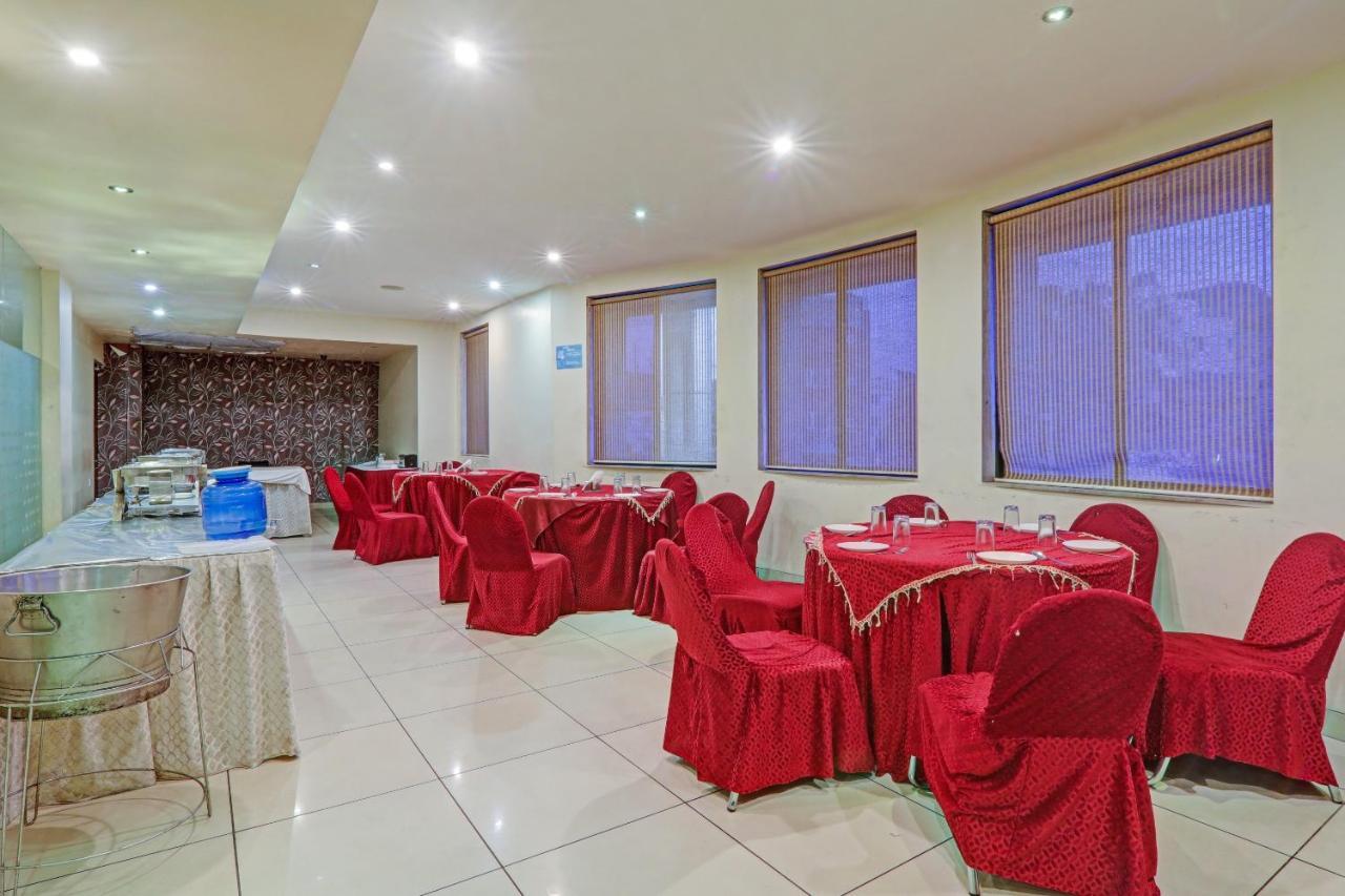 Townhouse Oak Hotel Shelter Lucknow Exterior photo