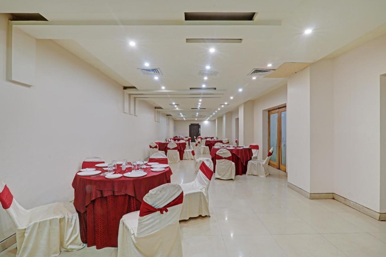 Townhouse Oak Hotel Shelter Lucknow Exterior photo