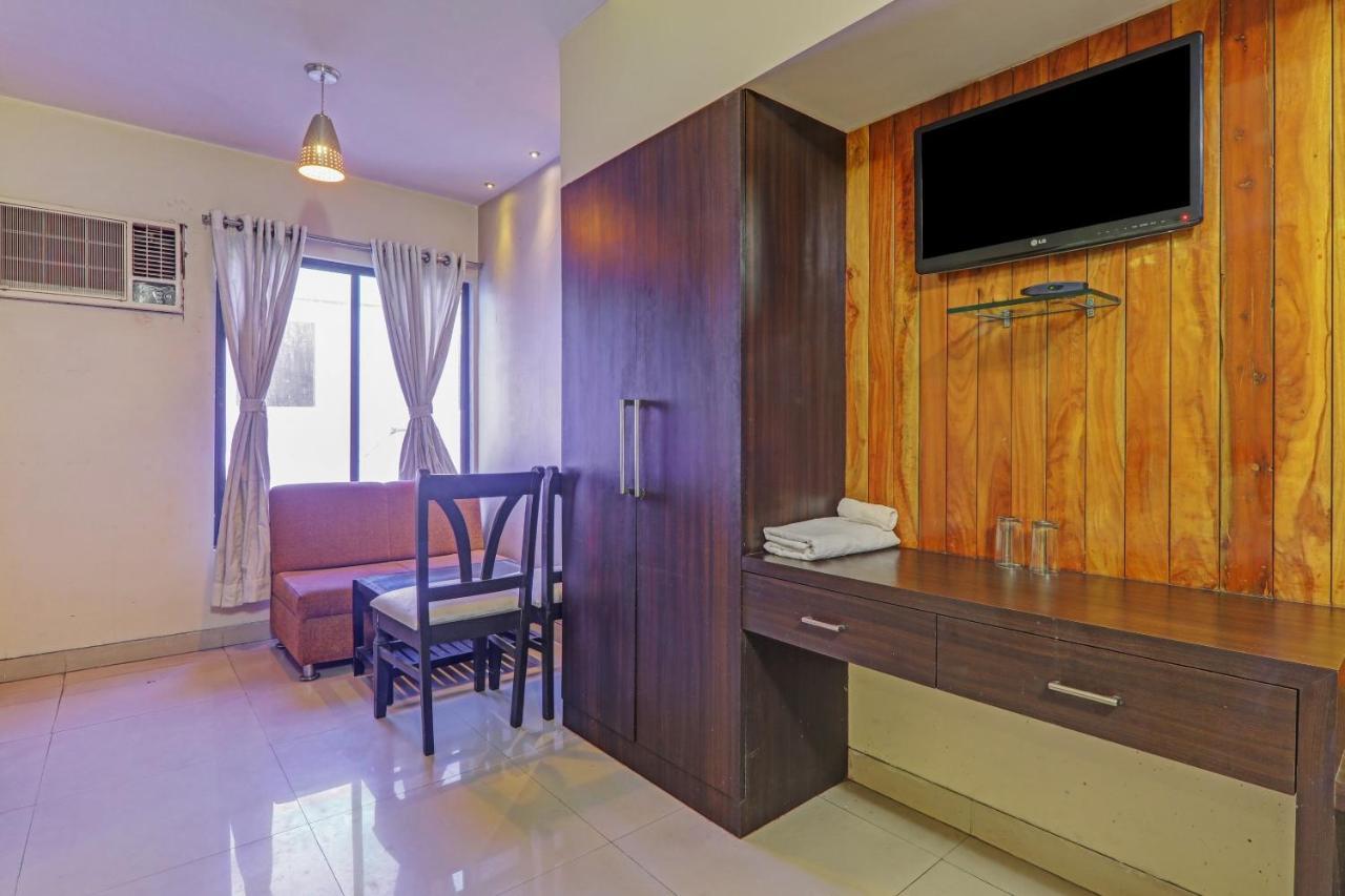 Townhouse Oak Hotel Shelter Lucknow Exterior photo